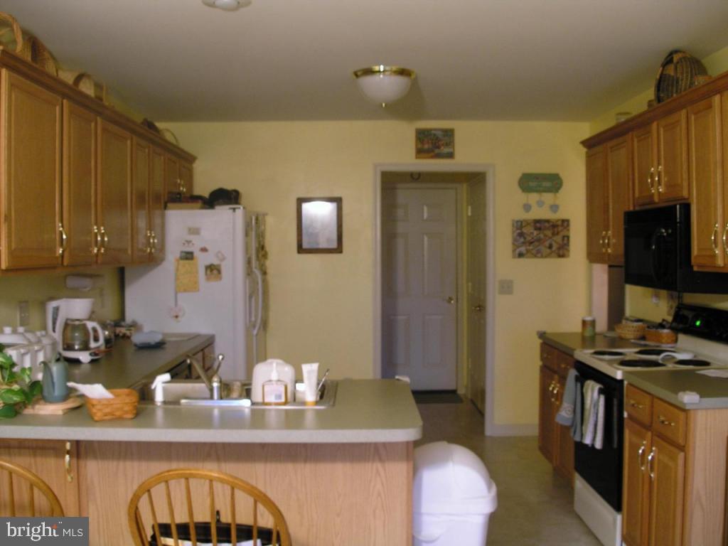 218 White Chapel Road Lancaster, PA 17603 - Photo 5 of 10 Gallery Image 5