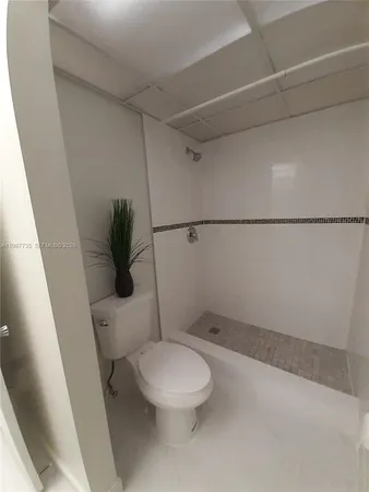 $2,400 | 8415 Southwest 107th Avenue, Unit 238W, Miami, FL 33173