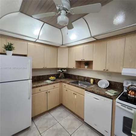 $2,400 | 8415 Southwest 107th Avenue, Unit 238W, Miami, FL 33173