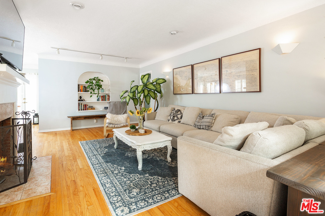 7308 Earldom Avenue Playa del Rey, CA 90293 - Photo 5 of 30 Gallery Image 5