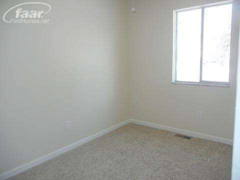 345 North Lamb Street Perry, MI 48872 - Photo 7 of 13 20394338-6.JPG
