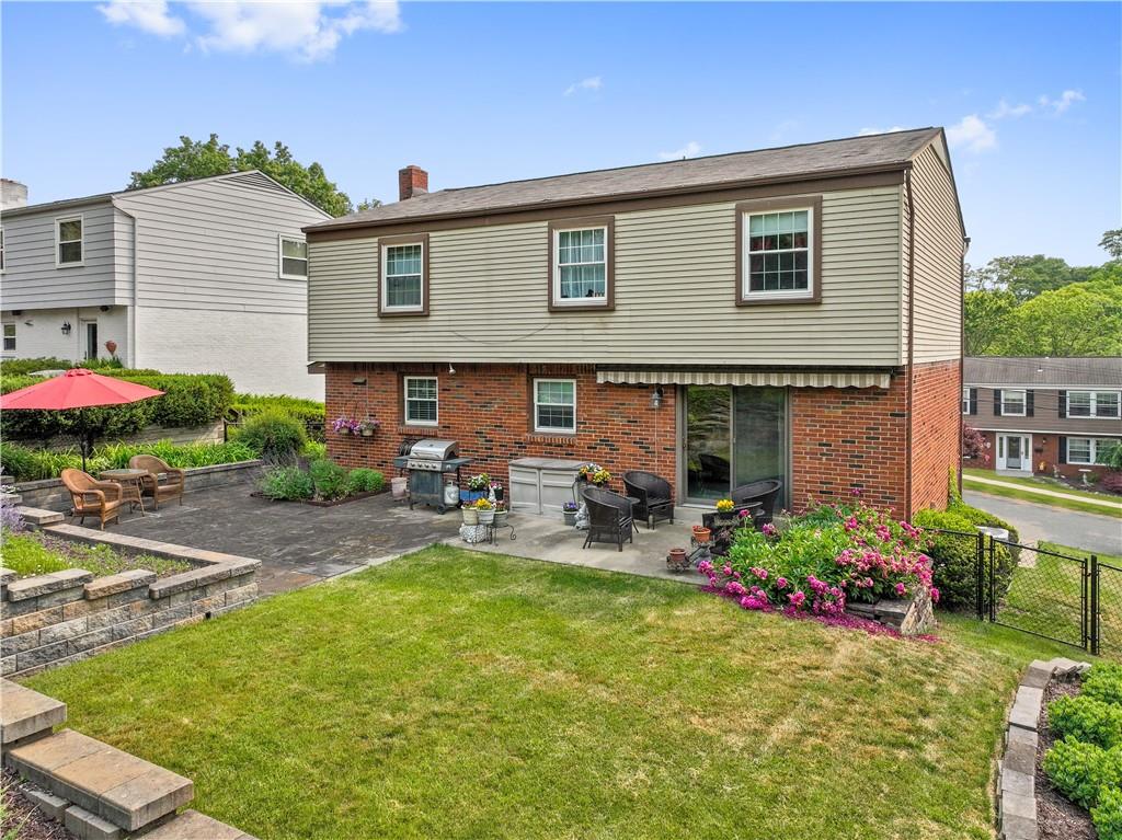 294 Foxcroft Road Pittsburgh, PA 15220 - Photo 20 of 22 Gallery Image 20