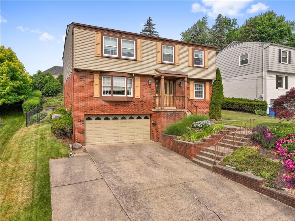294 Foxcroft Road Pittsburgh, PA 15220 - Photo 2 of 22 Gallery Image 2