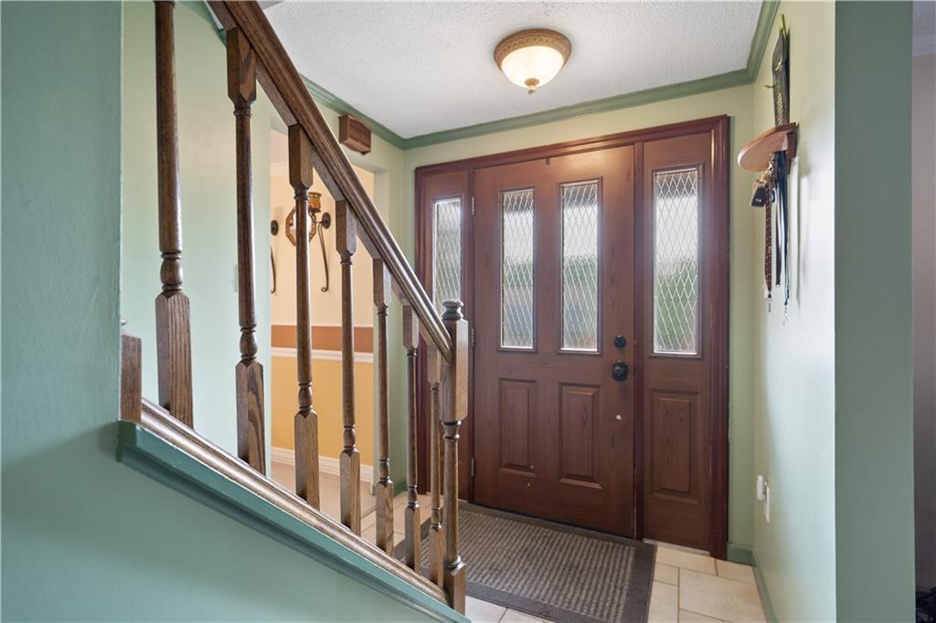 294 Foxcroft Road Pittsburgh, PA 15220 - Photo 3 of 22 Gallery Image 3