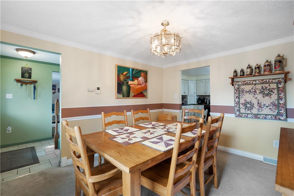 294 Foxcroft Road Pittsburgh, PA 15220 - Photo 7 of 22 Gallery Image 7