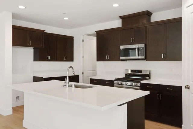 $699,990 | 3266 Leo David Street, Manteca, CA 95337