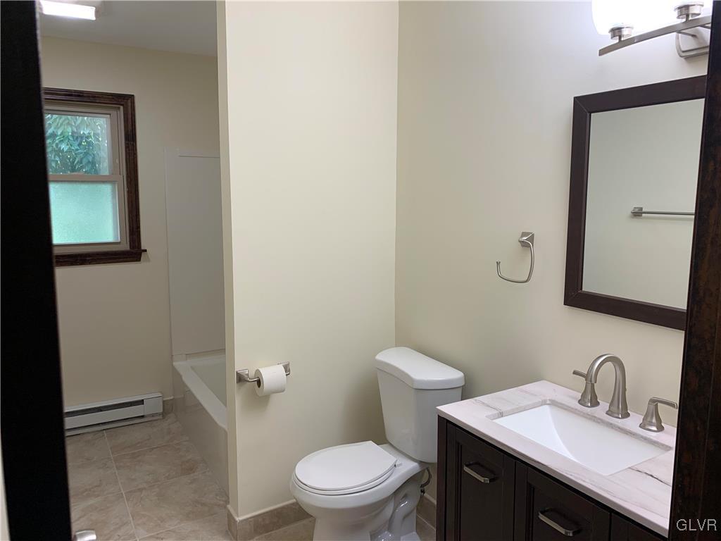 972 Catasauqua Road Whitehall, PA 18052 - Photo 8 of 21 Gallery Image 8