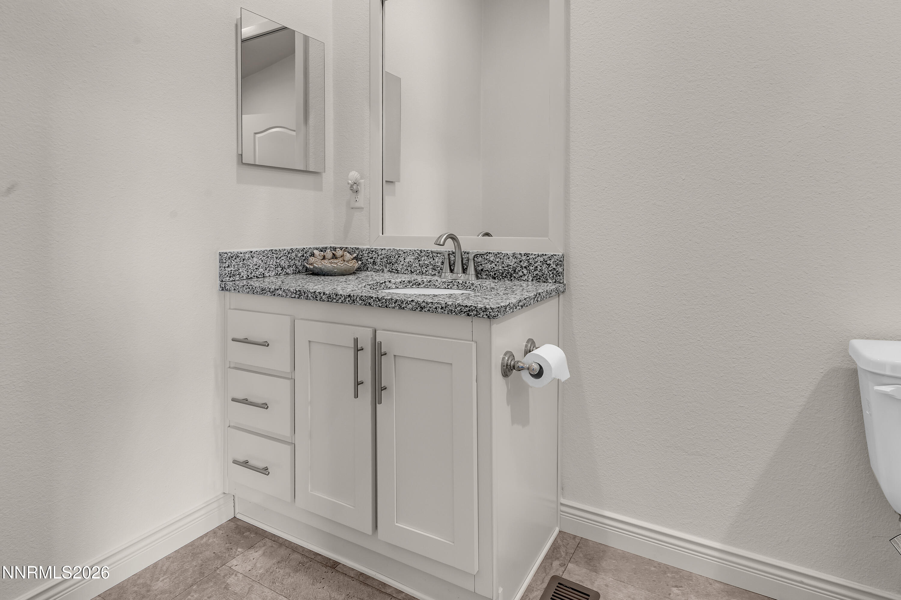 105 Arabian Way Reno, NV 89508 - Photo 29 of 39 Bathroom 3