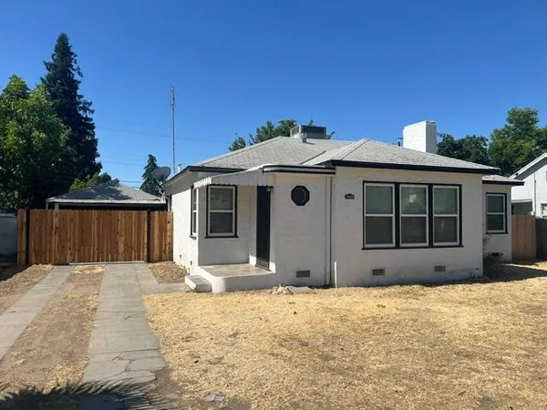 $1,675 | 1806 East Clinton Avenue, Fresno, CA 93703
