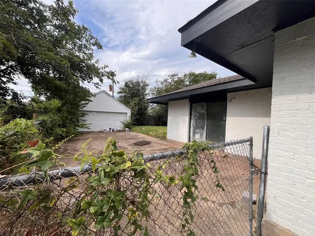 $228,900 | 1104 East Robert Street, Fort Worth, TX 76104