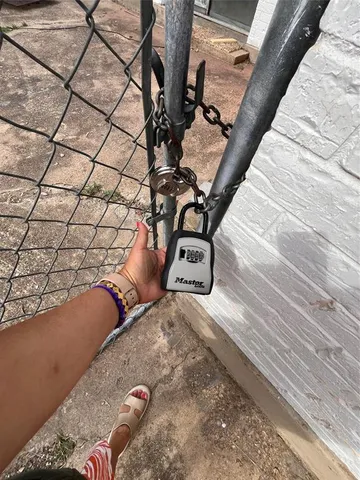 $228,900 | 1104 East Robert Street, Fort Worth, TX 76104