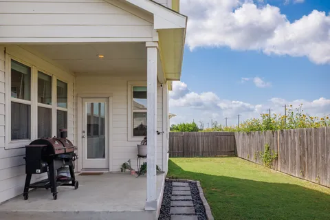 $275,000 | 314 Sunshine Lane, Kyle, TX 78640