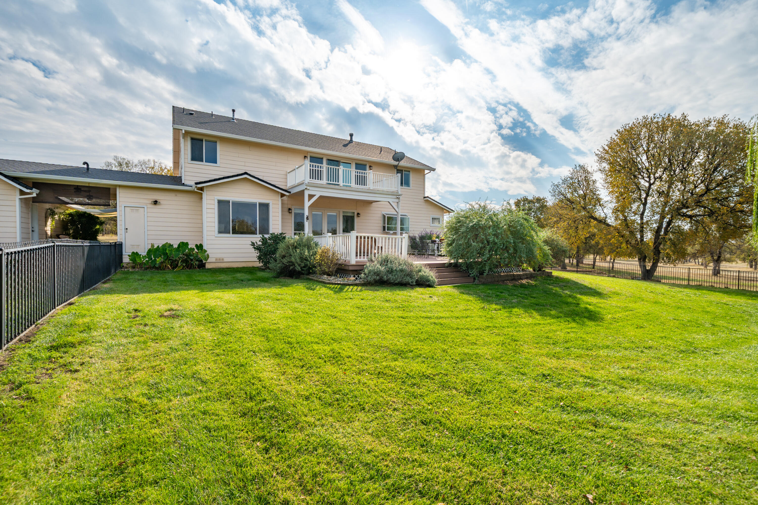 8180 Whispering Oaks Road Redding, CA 96002 - Photo 62 of 100 REAR VIEW