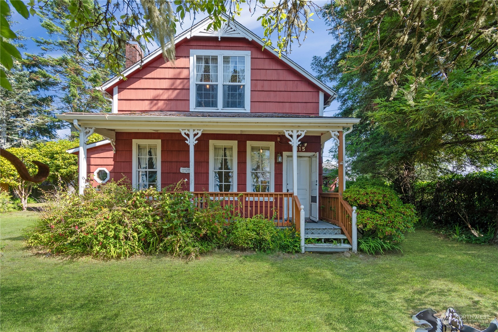 1115 43 Place Seaview, WA 98644 - Photo 1 of 33 Gallery Image 1