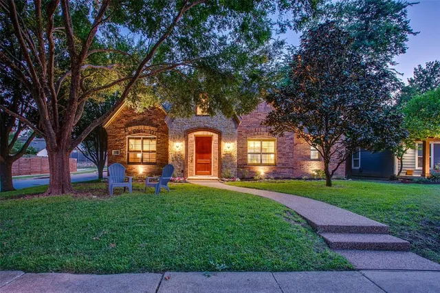 $1,200,000 | 7238 Casa Loma Avenue, Dallas, TX 75214