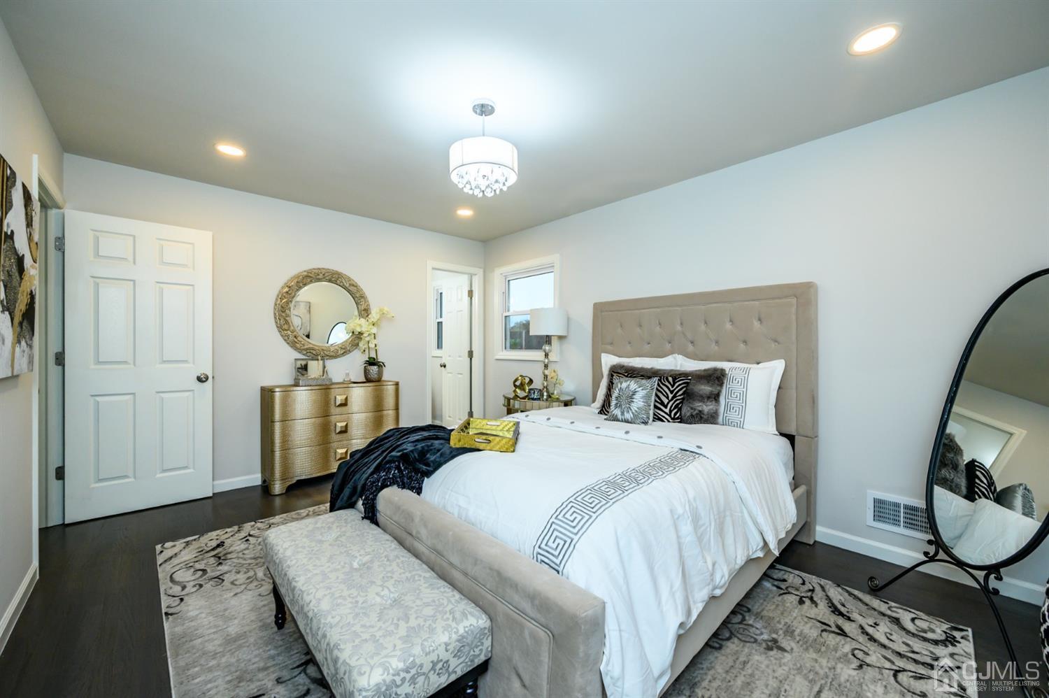 39 Wellington Road East Brunswick, NJ 08816 - Photo 17 of 44 Gallery Image 17
