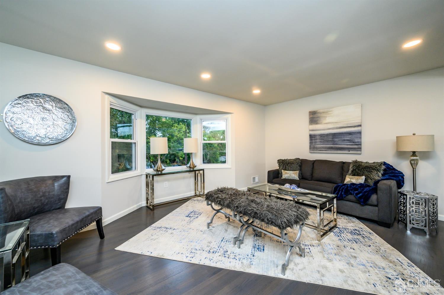39 Wellington Road East Brunswick, NJ 08816 - Photo 4 of 44 Gallery Image 4