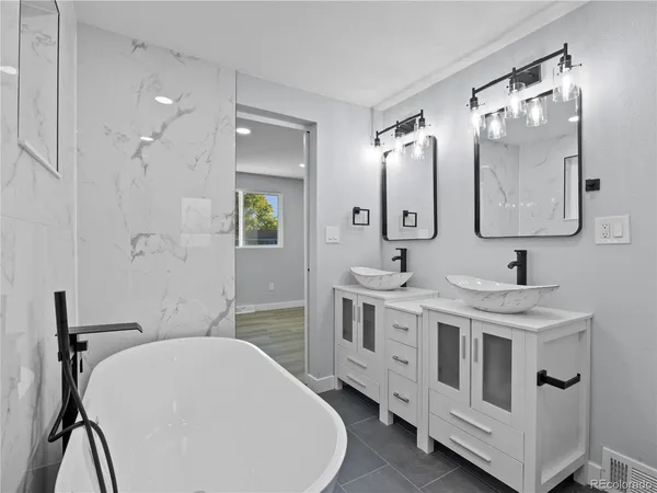 $669,000 | 951 East 10th Avenue, Broomfield, CO 80020