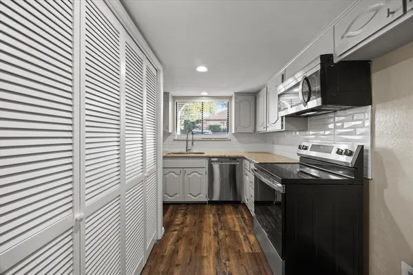 $2,100 | 3905 Village Drive, Rockwall, TX 75087