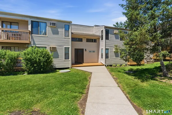 $199,900 | 142 Woodland Drive, Unit 142, Cromwell, CT 06416