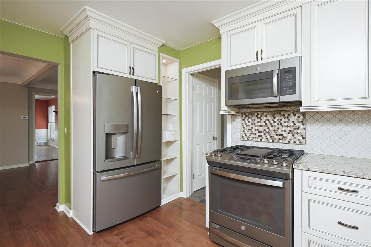 1622 Prestwick Road Grosse Pointe Woods, MI 48236 - Photo 13 of 39