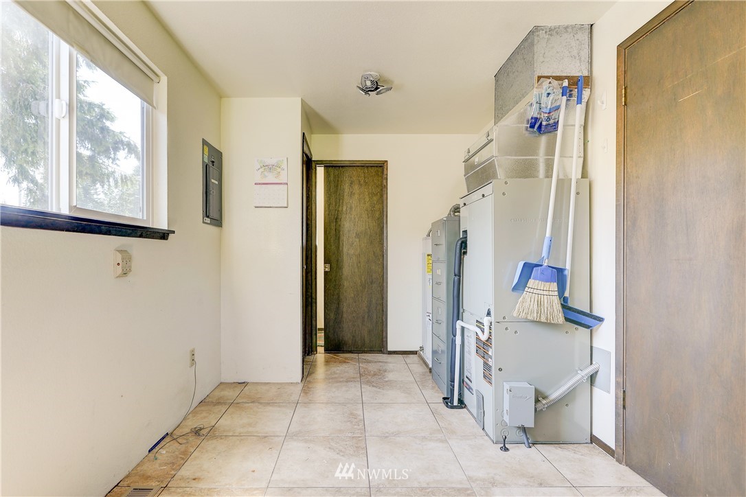 12604 Hubbard Road Southeast Rainier, WA 98576 - Photo 12 of 30 Gallery Image 12