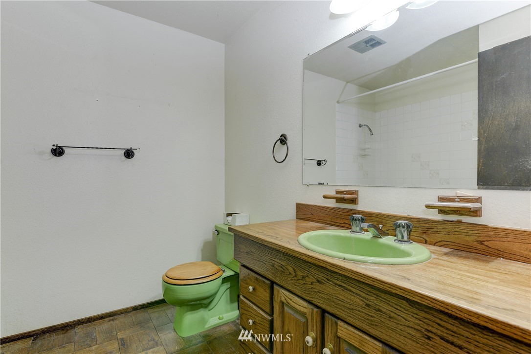 12604 Hubbard Road Southeast Rainier, WA 98576 - Photo 14 of 30 Gallery Image 14