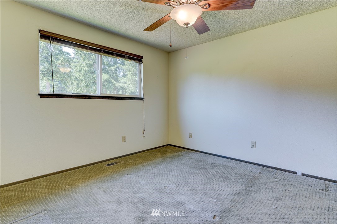 12604 Hubbard Road Southeast Rainier, WA 98576 - Photo 18 of 30 Gallery Image 18