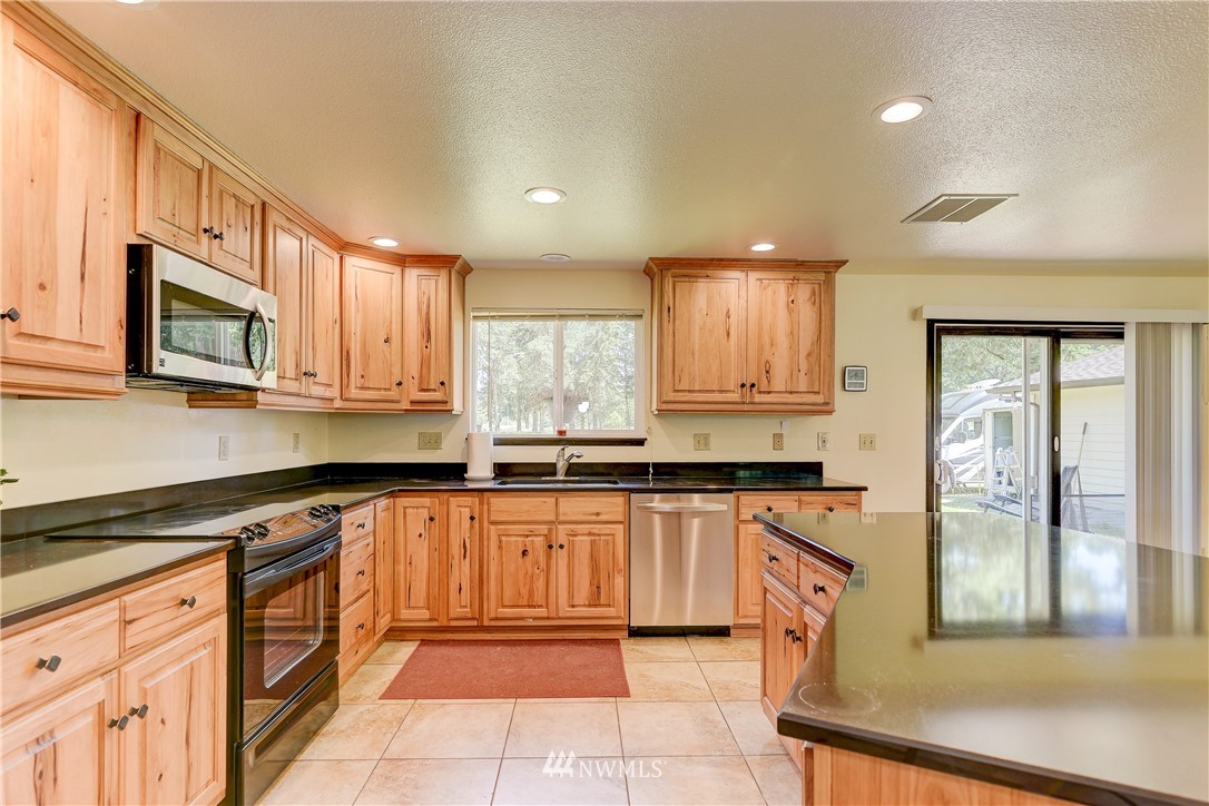12604 Hubbard Road Southeast Rainier, WA 98576 - Photo 10 of 30 Gallery Image 10