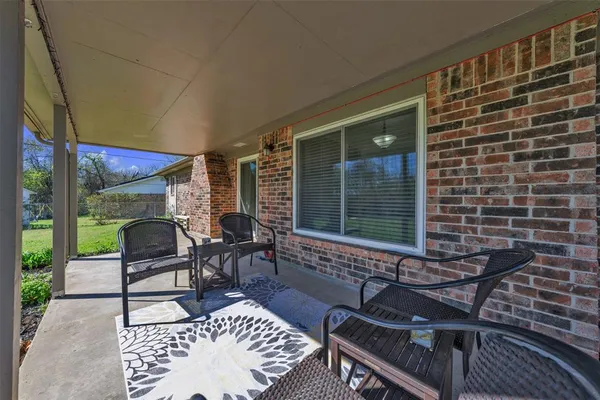 $295,000 | 401 Ferenz Court, Crowley, TX 76036