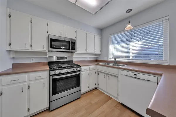 $295,000 | 401 Ferenz Court, Crowley, TX 76036