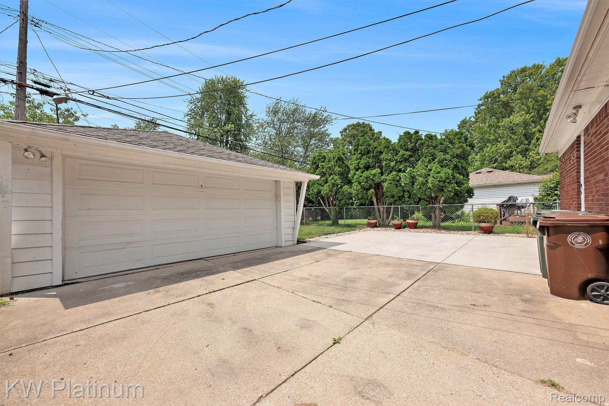 1863 Prestwick Road Grosse Pointe, MI 48236 - Photo 23 of 29 Gallery Image 23