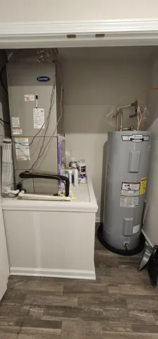 a view of utility room