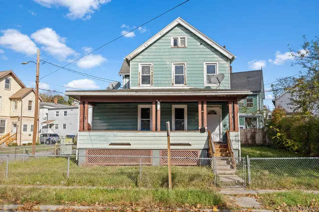 $3,200 | 87 Winnikee Avenue, Poughkeepsie, NY 12601