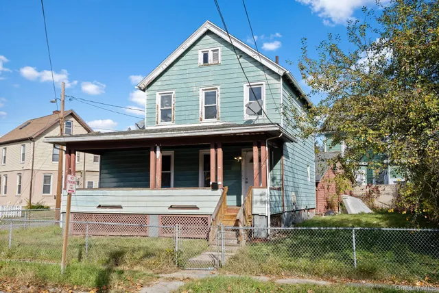 $3,200 | 87 Winnikee Avenue, Poughkeepsie, NY 12601