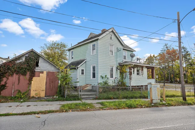 $3,200 | 87 Winnikee Avenue, Poughkeepsie, NY 12601
