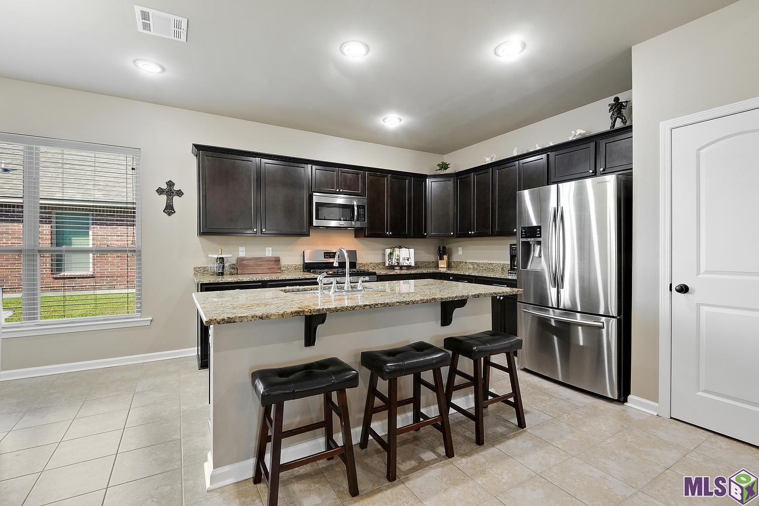 644 Greenwich Drive Baton Rouge, LA 70820 - Photo 3 of 10