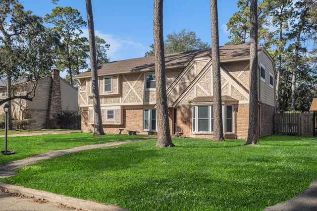 $285,000 | 6910 Chancellor Drive, Spring, TX 77379