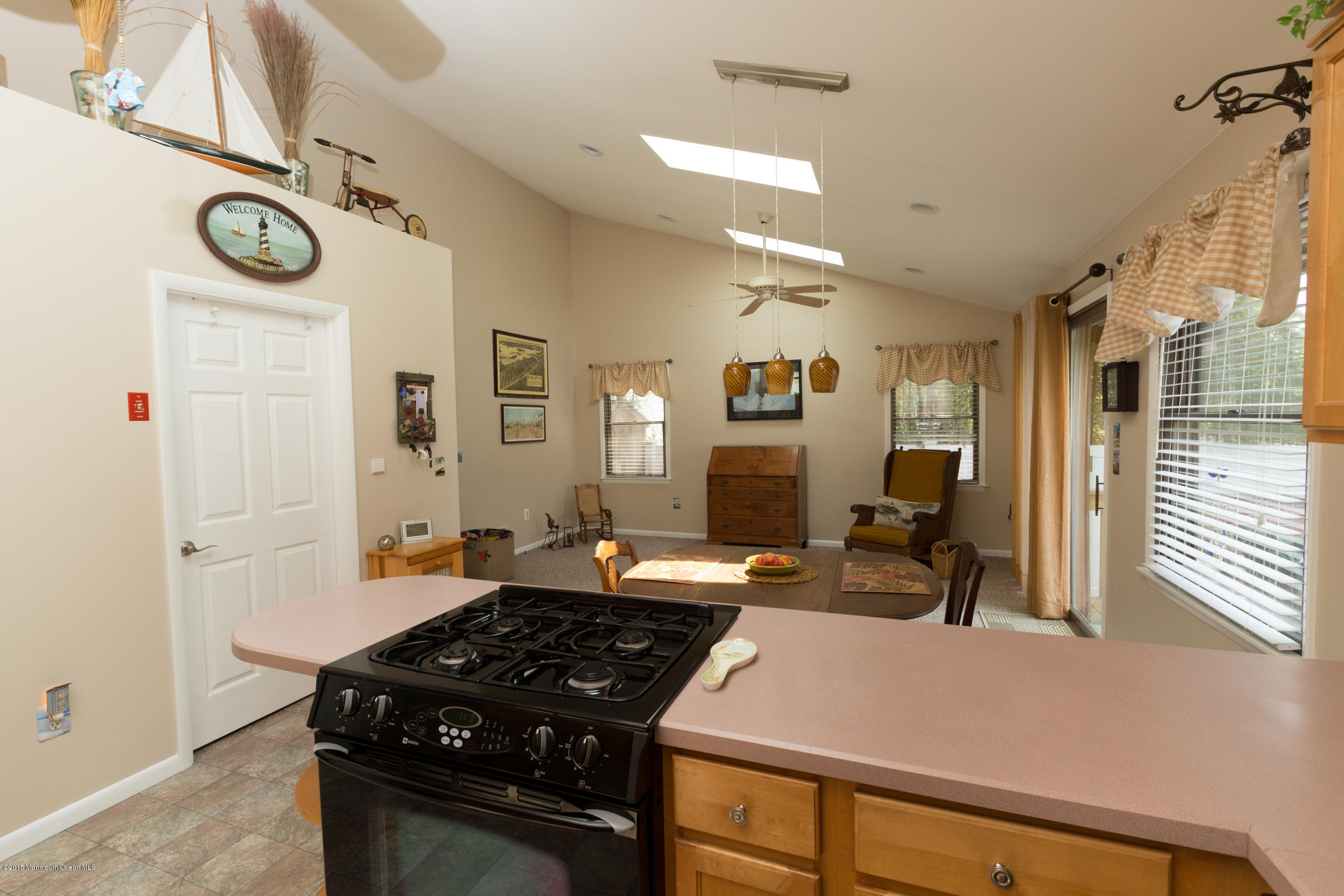 243 Van Zile Road Brick, NJ 08724 - Photo 23 of 40 22 Kitchen- Family Room