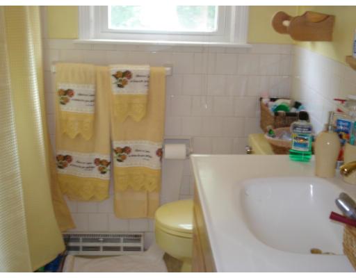 17 Westgate Road Framingham, MA 01701 - Photo 14 of 16 Gallery Image 14