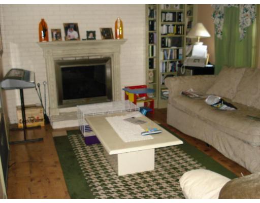 17 Westgate Road Framingham, MA 01701 - Photo 8 of 16 Gallery Image 8