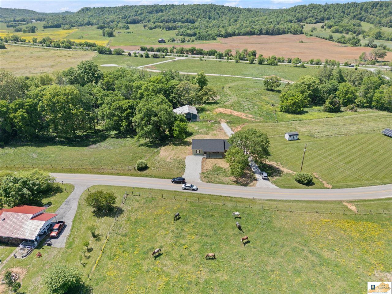 1363 Short Cut Road Horse Cave, KY 42749 - Photo 47 of 64 Gallery Image 47