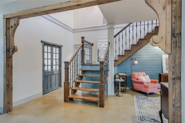 a view of entryway and hall