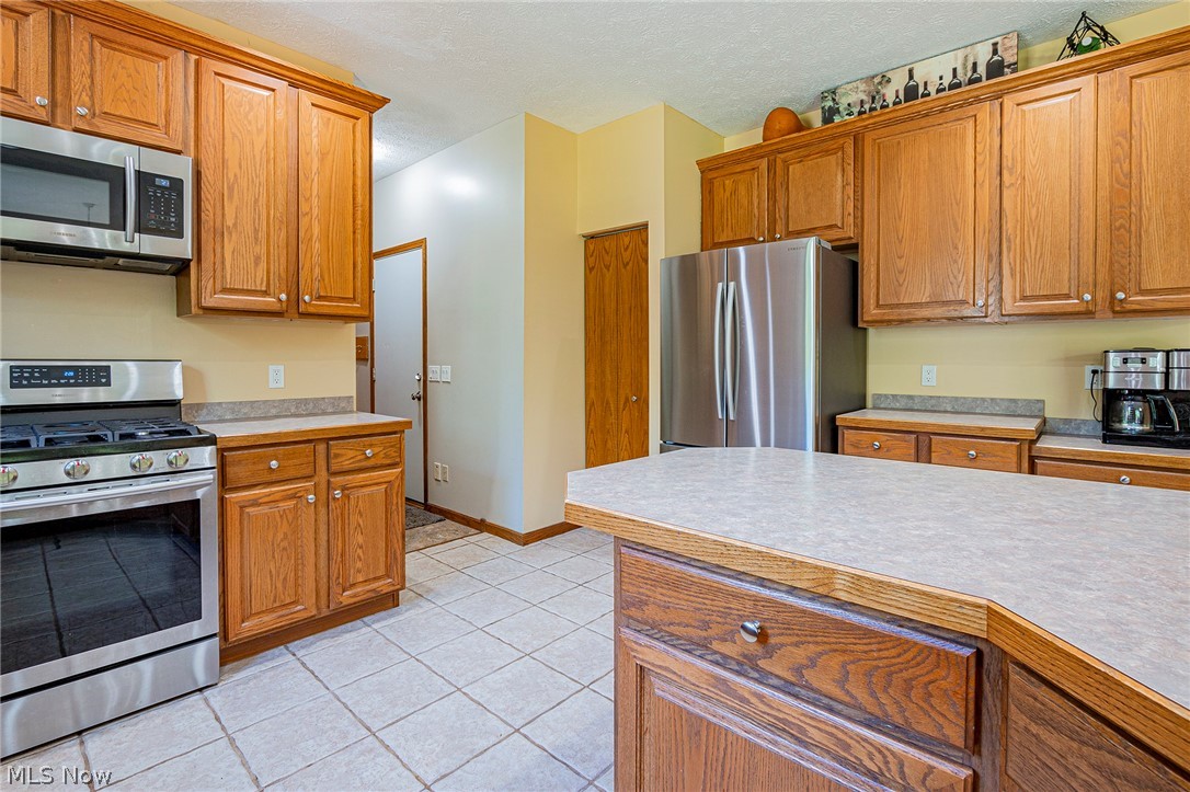2697 Heckman Road Uniontown, OH 44685 - Photo 12 of 35 Gallery Image 12