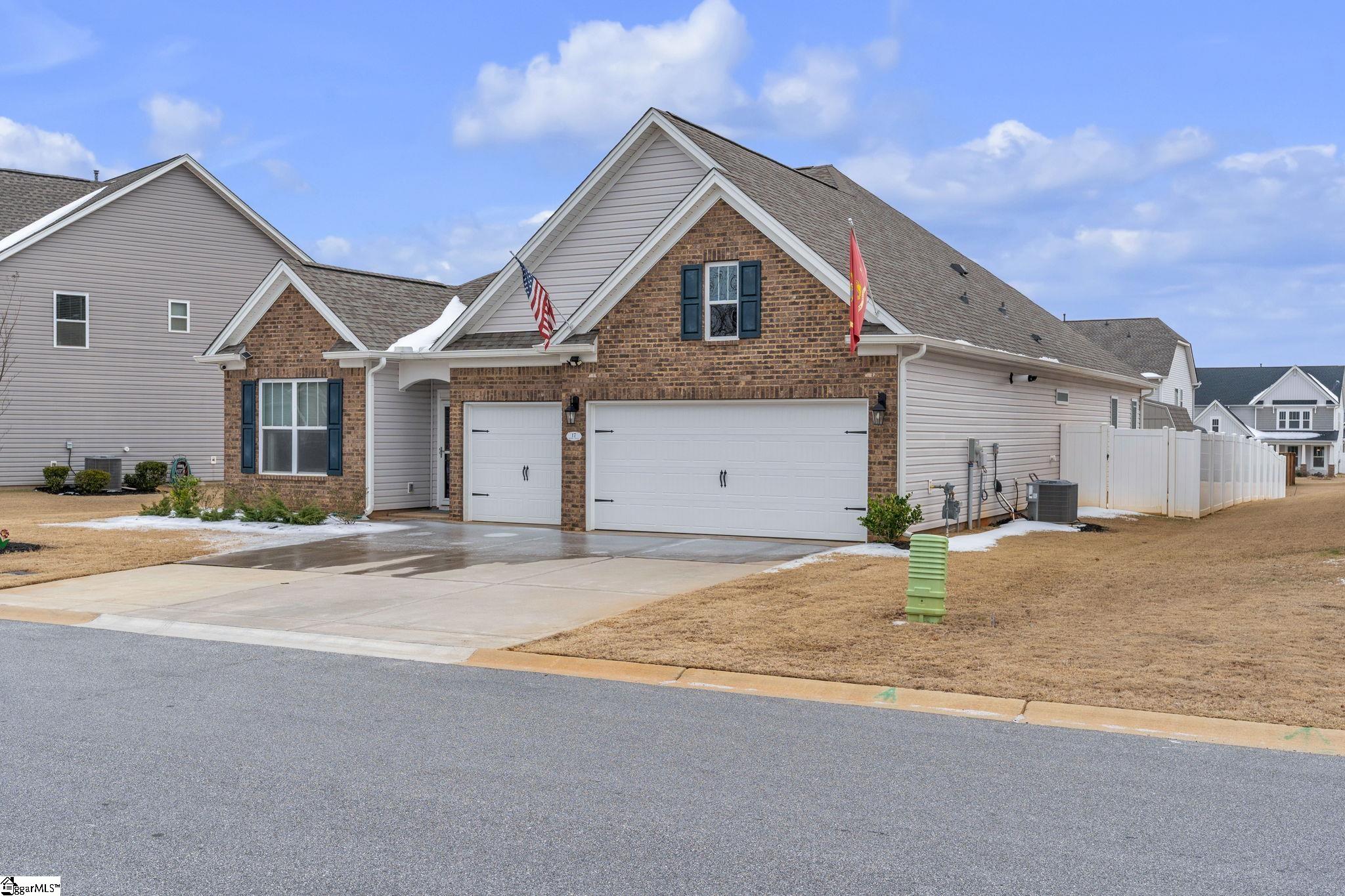 17 Dodd Trail Greenville, SC 29605 - Photo 3 of 33
