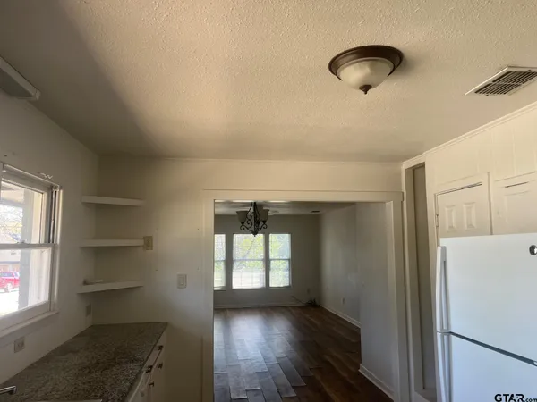 $1,450 | 700 West 2nd Street, Tyler, TX 75701