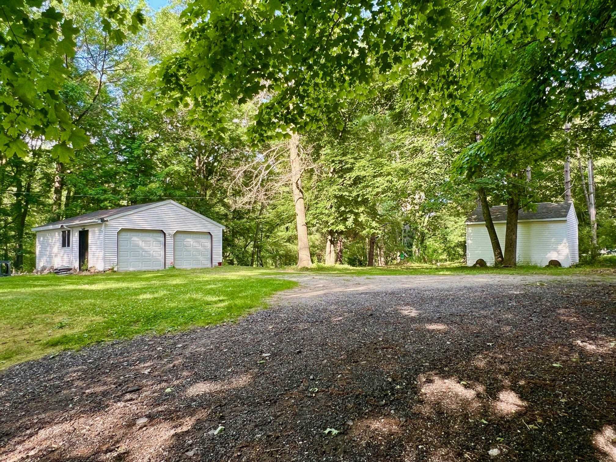 429 South Geneva Road Shepherd, MI 48883 - Photo 5 of 32