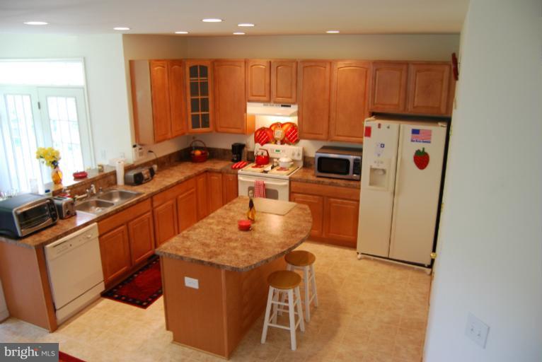 1026 Annapolis Road Gambrills, MD 21054 - Photo 12 of 18 Kitchen