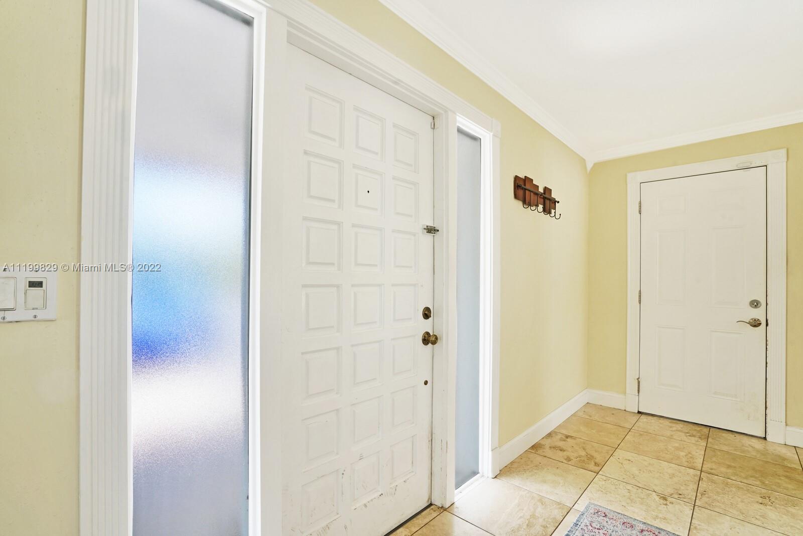 365 Northeast 3rd Street Boca Raton, FL 33432 - Photo 6 of 25 a view of an empty room