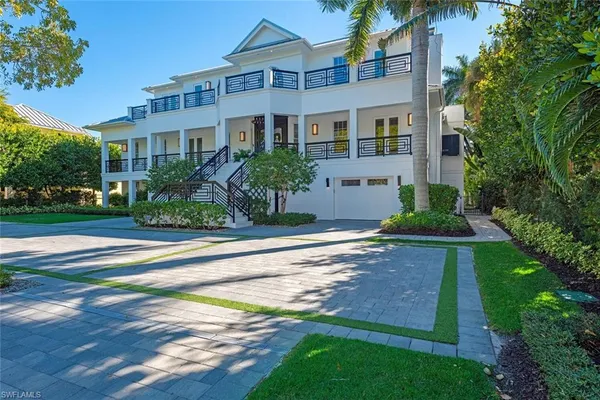 $13,950,000 | 140 3rd Avenue South, Naples, FL 34102
